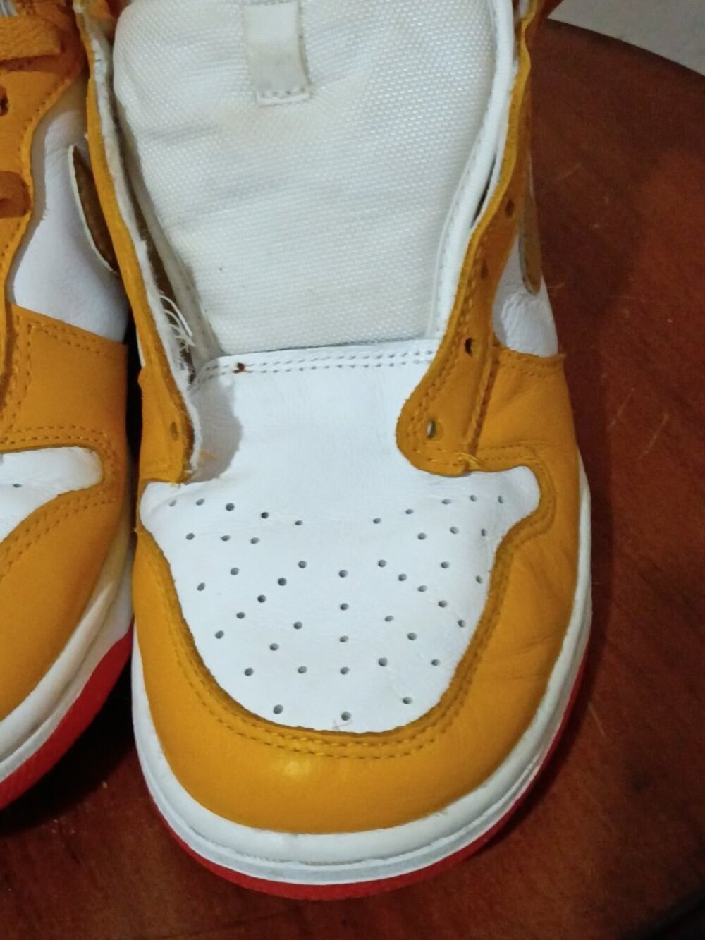 Nike Dunk High Women's Shoes University Gold Metallic Gold Size 7 DQ4691 700 - Picture 7 of 14